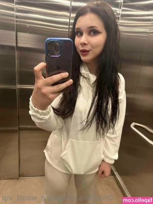 alice_wood_vip [ alice-wood-vip ] - Tell the wolves I m home