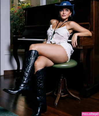 Talita Younan [ talita-younan ] - I love doing but I think you love even more when I do it right? Come