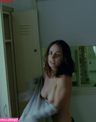 Eliza Dushku [ eliza-dushku ] - Naked bare feets part 1