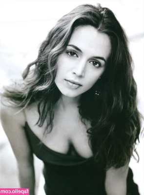 Eliza Dushku [ eliza-dushku ] - V museu fantastických iluzi