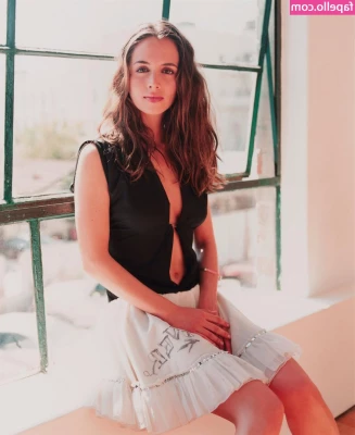 Eliza Dushku [ eliza-dushku ] - Where are all you horny boys and girls at