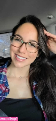 amarie301 - Posso ir me despindo pouco a pouco