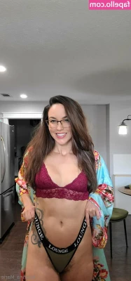 amarie301 - Who wants to buy me some socks? 💋
