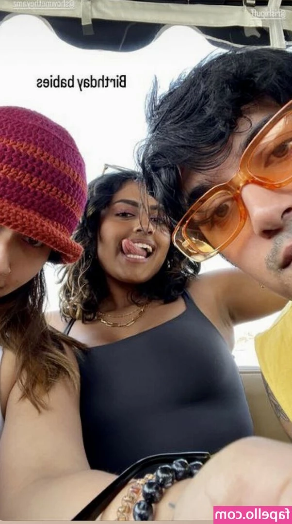 Yamini Nambimadom [ yamini-nambimadom ] - I can be your everything..