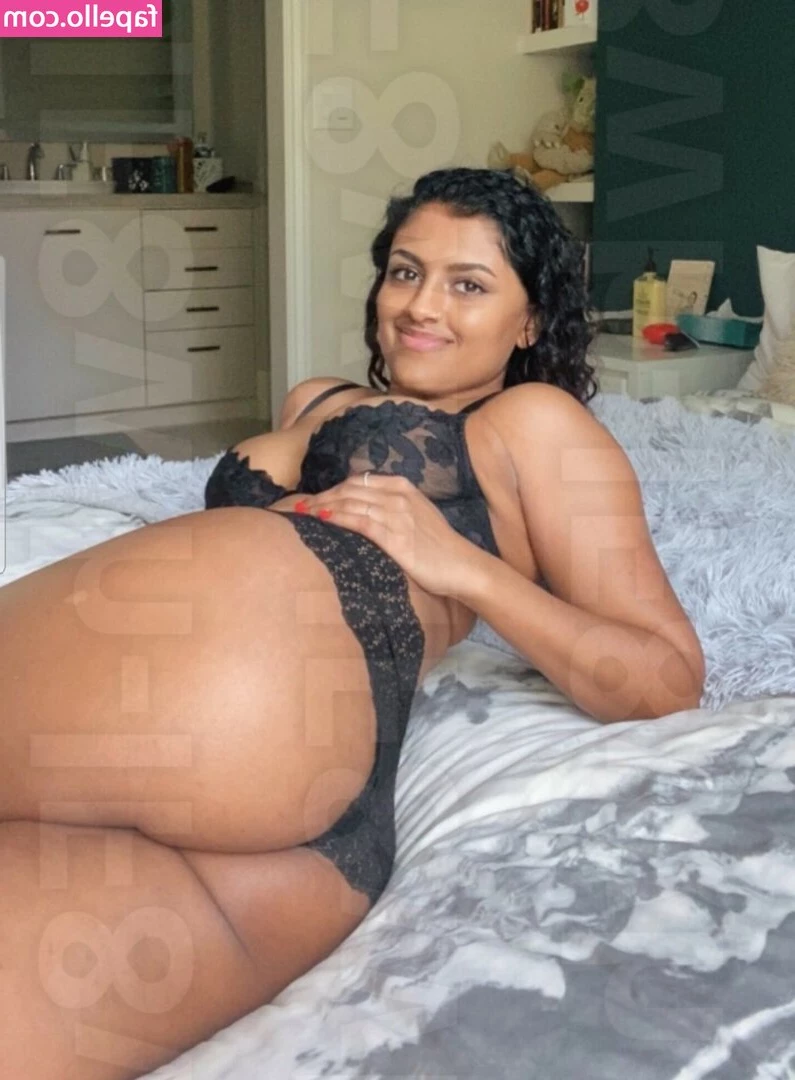 Yamini Nambimadom [ yamini-nambimadom ] - Lets have a lazy winter day in bed ❄️