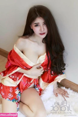 Jirarat Chananto [ jirarat-chananto ] - Goddess Ashley masturbates with her dildo and anal plug