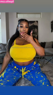 kieranicolefree [ kieranicolefree-1 ] - I love how this skirt makes my ass pop out 😂 ALSO I am doing a