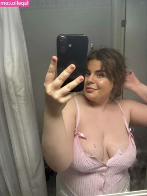 izaprivata - I'm waiting for you in my DM'S