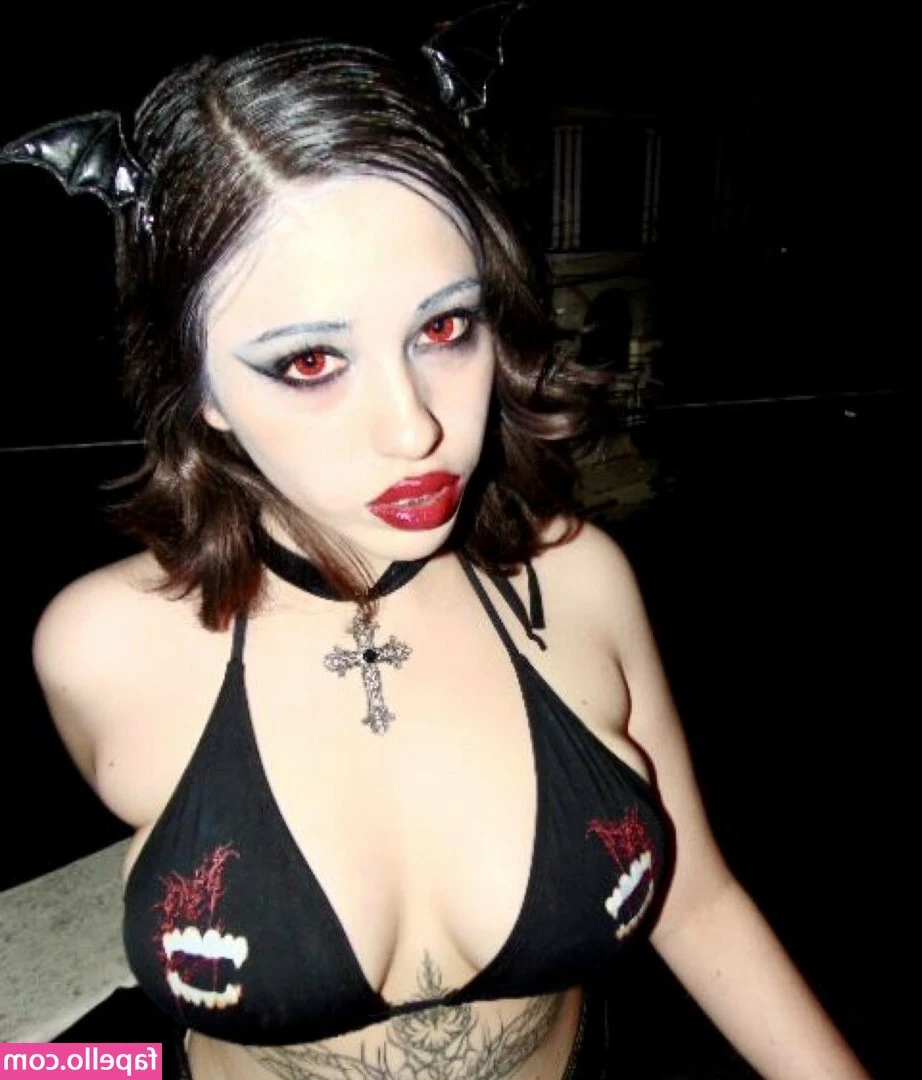 gaygothgirlf - Send your gym music suggestions, I’m listening: