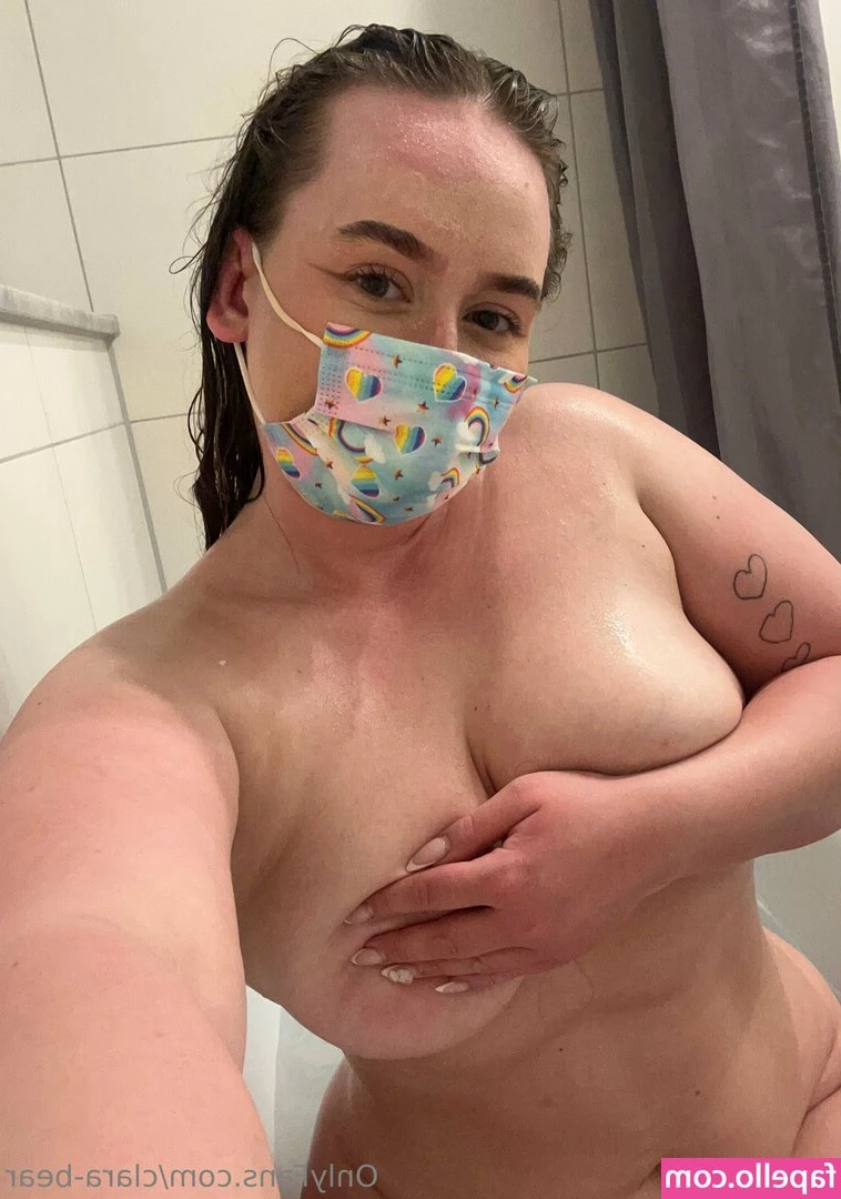 clara-bear - Underwear? Who needs it when you've got this? 🤭🍑