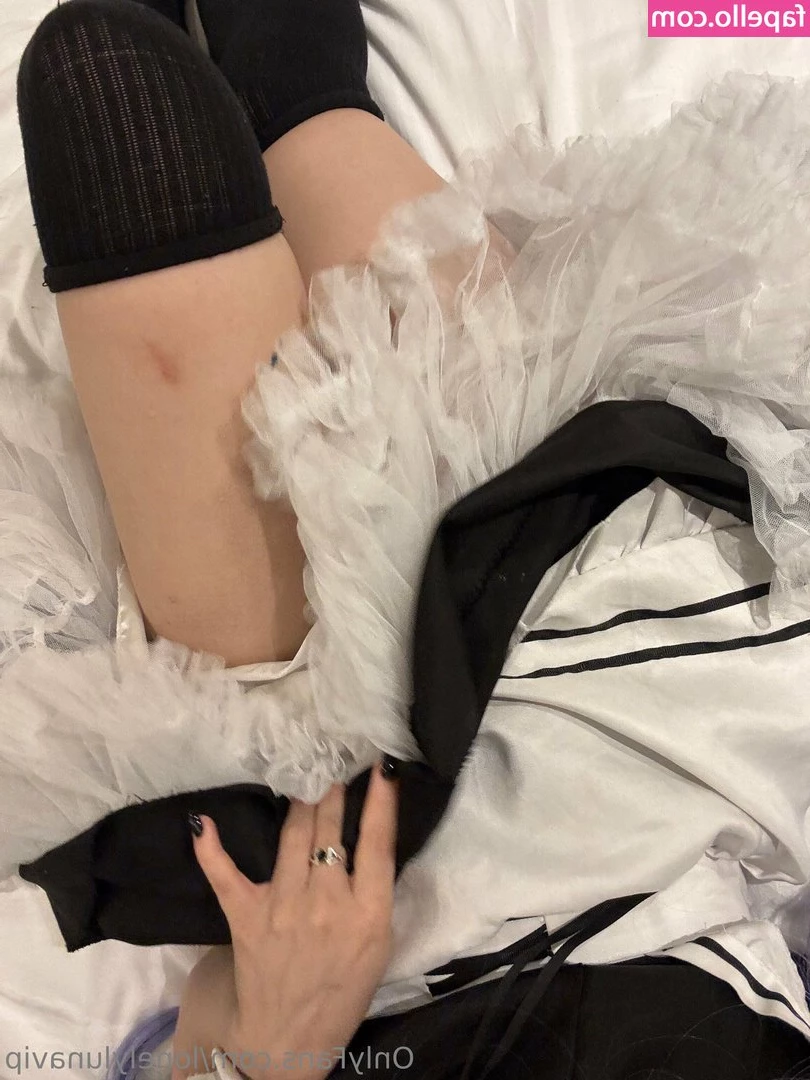 lonelylunavip - I just love a good spanking