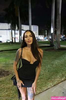 lilycarter - Lick my fingers clean and then go follow subscribe to my fansly since