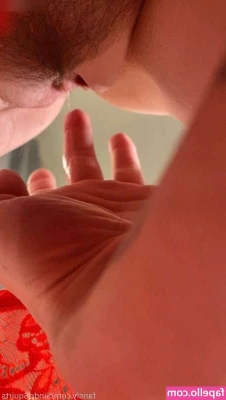 SindriSquirts - Another video  another pose   This video has lots of foot rubs