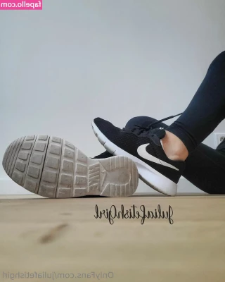 Julia FetishGirl [ julia-fetishgirl ] - they like this angle 😏💦