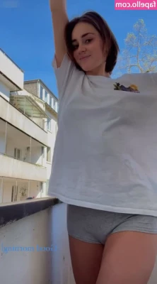 Inka Ferbert [ inka-ferbert ] - Hump day