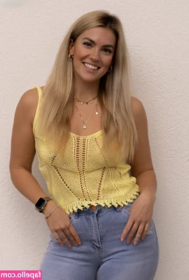Kimmieous - Lets take a stroll in the dark