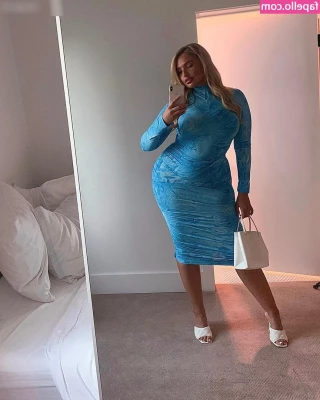 Sarina Nowak [ sarina-nowak ] - Trust me baby, this ride is about to be wild 😝
