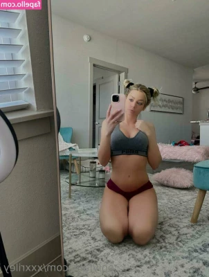 Riley Steele [ riley-steele ] - which of these hot pics turns you on more?