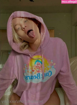 Riley Steele [ riley-steele ] - Just feeling myself