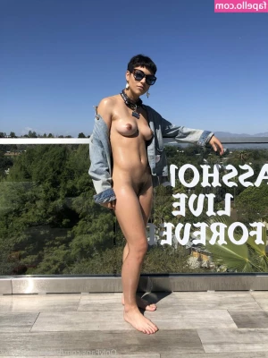 brooklyngrayxxx - Don t keep your mistress waiting long    Get undressed