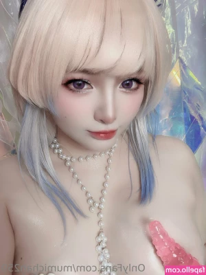 mumichan259 - Amethyst on my necklace
