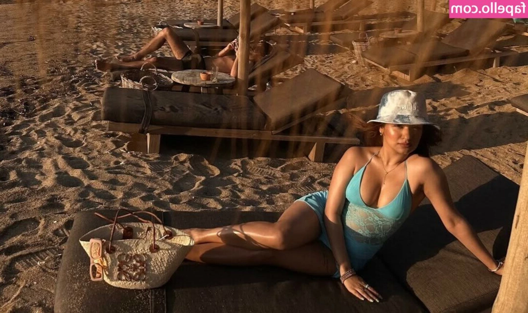 Avneet Kaur [ avneet-kaur ] - Do you like how i bare it all?