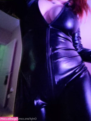 bunnymando - Who wants to spin my wheel tonight