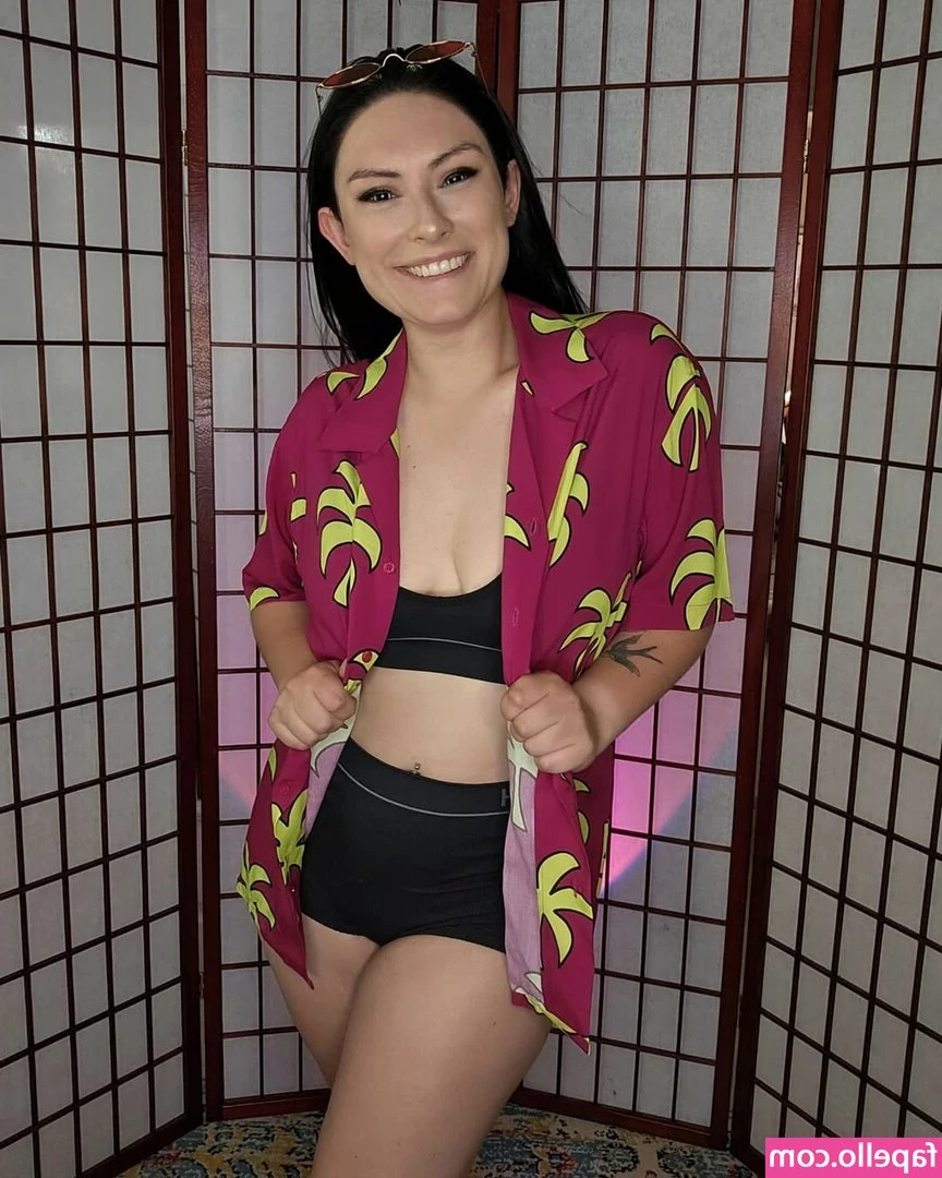 Zemira Isadora [ zemira-isadora ] - Booty jiggles!!!! 🥰🥰🥰🥰