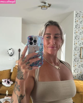 Danielle Brandon [ danielle-brandon ] - Smiling, thinking about how I'd use your hole right now... 👅🧡
