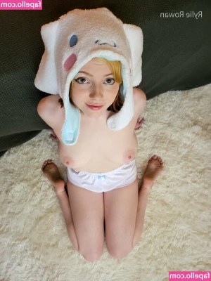  [ rylie-rowan ] - It is satisfying when I relieve my stress  Would you like to help me