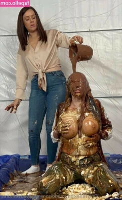 maddisonsmessyadventures - say hi to my boobs