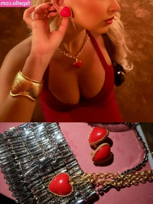 Emma Pillemer [ emma-pillemer ] - #158 handjob kissing the balls :3 Hmmm hehe  This happens after a