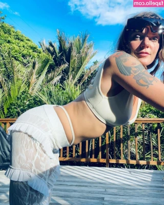  [ tove-lo ] - Fotito piola ✨