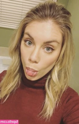 Jennifer Holland [ jennifer-holland ] - Couldn t stop playing with myself