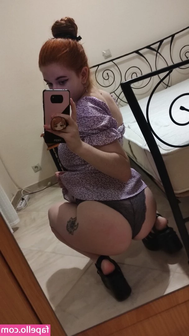 HaruKya - When it’s 110 outside pants are optional 🥵
