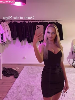 Linda Gleiber [ linda-gleiber ] - Damn I m horny  Should I make a video if I get ten likes in the next