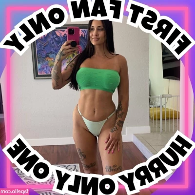 itspaigeparker - Hit me up in my DMs and let's gets a little naughty today!