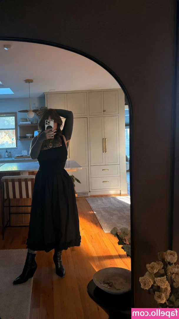 Linda Bishop [ linda-bishop ] - My face down ass up ready for you to worship this juicy ass 