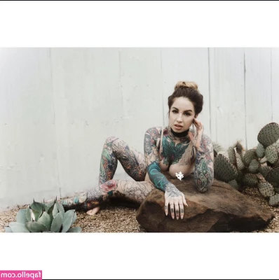 Linda Bishop [ linda-bishop ] - Qué tal me veo con vestido