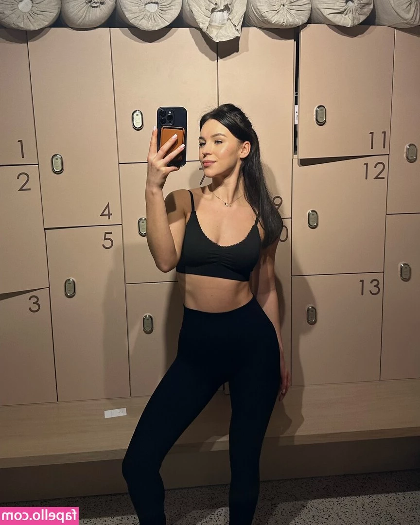 Sasha_Long13 [ sasha-long13 ] - Instagram com madamelivillaclaudiamadame   followme  martedi 17