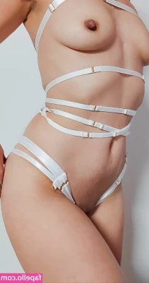 lady_cutie_666 [ lady-cutie-666 ] - I have a hard time keeping my clothes on