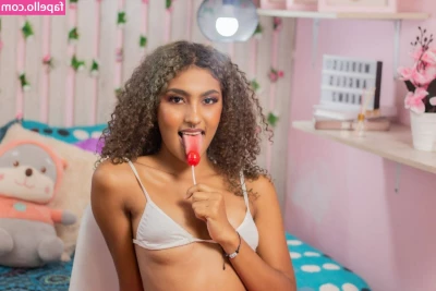 alejamarquezz - Do you want to see how I bounce my ass in the jacuzzi while I touch