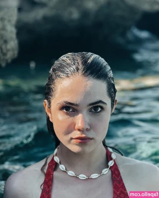 Josie Hermer [ josie-hermer ] - I’m looking for a horror story. What’s your favourite book genre?