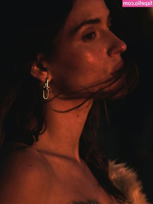 Adria Arjona [ adria-arjona ] - Hehe sitting on your face now 😋