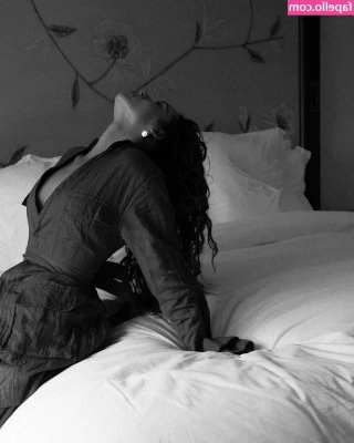 Adria Arjona [ adria-arjona ] - 19 (F) college student looking for a study partner any takers?