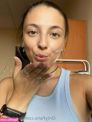leamoore - Well well  what do we have here   jitsuxxx makes me cum   He s so