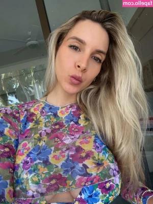 celinebbyx [ celinebbyx-6 ] - I just came home and take a picture before shower