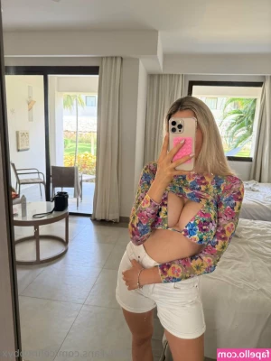 celinebbyx [ celinebbyx-6 ] - Happy Friday Babes!