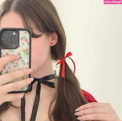 Hannahxxrose - Your kidn🔞pped victim is tied and bound. Her devious smile