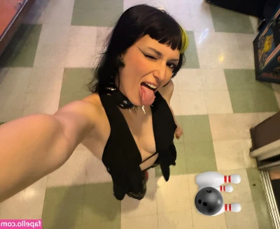 Dani Thorne [ dani-thorne ] - Thanks to all of you (who did it) for my birthday 🎁 and